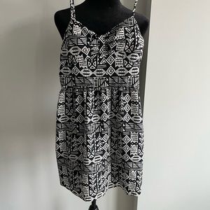 Black & white print babydoll dress